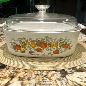 Corningware Spice of Life 4 Quart casserole dish with lid